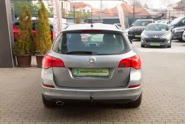 OPEL ASTRA J Sports Tourer 2.0 CDTI Cosmo Silver Lake Metallic +1.Mo-i Tulaj +Vezérlés csere +3X-s GARANCIA !!