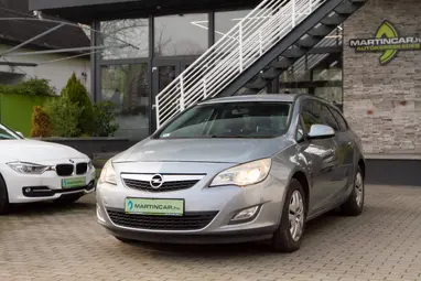 OPEL ASTRA J Sports Tourer 2.0 CDTI Cosmo Silver Lake Metallic +1.Mo-i Tulaj +Vezérlés csere +3X-s GARANCIA !!