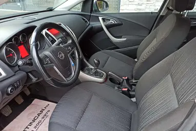 OPEL ASTRA J Sports Tourer 2.0 CDTI Cosmo Silver Lake Metallic +1.Mo-i Tulaj +Vezérlés csere +3X-s GARANCIA !!