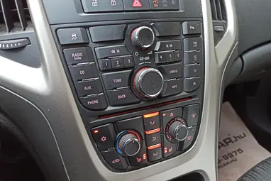 OPEL ASTRA J Sports Tourer 2.0 CDTI Cosmo Silver Lake Metallic +1.Mo-i Tulaj +Vezérlés csere +3X-s GARANCIA !!