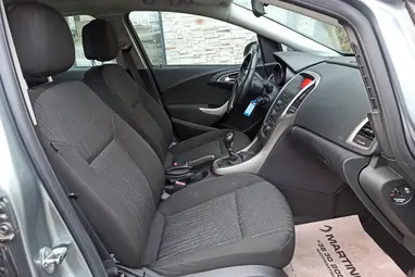 OPEL ASTRA J Sports Tourer 2.0 CDTI Cosmo Silver Lake Metallic +1.Mo-i Tulaj +Vezérlés csere +3X-s GARANCIA !!