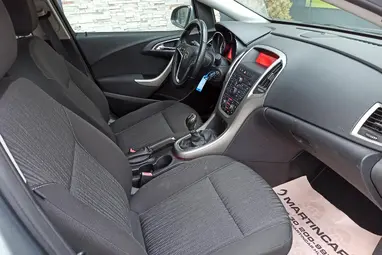 OPEL ASTRA J Sports Tourer 2.0 CDTI Cosmo Silver Lake Metallic +1.Mo-i Tulaj +Vezérlés csere +3X-s GARANCIA !!