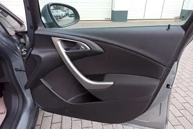 OPEL ASTRA J Sports Tourer 2.0 CDTI Cosmo Silver Lake Metallic +1.Mo-i Tulaj +Vezérlés csere +3X-s GARANCIA !!