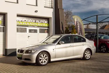 BMW 318i Advantage Titansilber FULL NAGY SZERVÍZ +3X-s GARANCIA !!
