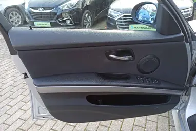 BMW 318i Advantage Titansilber FULL NAGY SZERVÍZ +3X-s GARANCIA !!