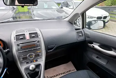 TOYOTA AURIS 1.6 Silver Metallic +Megbízható Japán benzines +3X-s GARANCIA!!