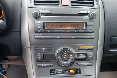 TOYOTA AURIS 1.6 Silver Metallic +Megbízható Japán benzines +3X-s GARANCIA!!