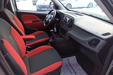 FIAT DOBLO Dobló Panorama 1.4 16V Pop (7 személyes ) Electroclash Grey+Sporty RED +Eredeti Magyar Autó +3X-s GARANCIA!!