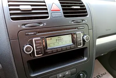 VOLKSWAGEN GOLF V 1.4 Atlanta Runout UNITED +Tornado Red +Full vez. Szervíz +Friss Vizsga +3X-s GARANCIA !!