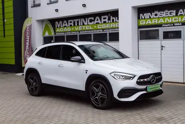 MERCEDES-BENZ GLA 250 e EQ Power AMG Line 8G-DCT Dig. White Metallic+80E-Km+Vez. Szervíz+Mo.-i 1 tulaj +Újszerű +AMG +3X-s GARANCIA !!