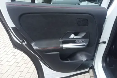 MERCEDES-BENZ GLA 250 e EQ Power AMG Line 8G-DCT Dig. White Metallic+80E-Km+Vez. Szervíz+Mo.-i 1 tulaj +Újszerű +AMG +3X-s GARANCIA !!