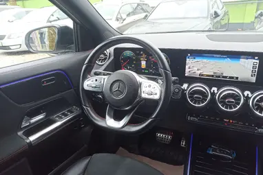 MERCEDES-BENZ GLA 250 e EQ Power AMG Line 8G-DCT Dig. White Metallic+80E-Km+Vez. Szervíz+Mo.-i 1 tulaj +Újszerű +AMG +3X-s GARANCIA !!