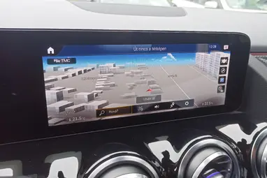 MERCEDES-BENZ GLA 250 e EQ Power AMG Line 8G-DCT Dig. White Metallic+80E-Km+Vez. Szervíz+Mo.-i 1 tulaj +Újszerű +AMG +3X-s GARANCIA !!