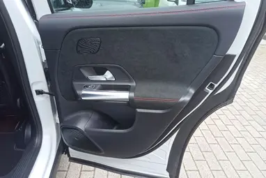 MERCEDES-BENZ GLA 250 e EQ Power AMG Line 8G-DCT Dig. White Metallic+80E-Km+Vez. Szervíz+Mo.-i 1 tulaj +Újszerű +AMG +3X-s GARANCIA !!