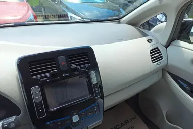 NISSAN LEAF (Automata) Super Black +Keveset futott +Második Tulajdonostól +3X-s GARANCIA !!