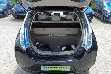 NISSAN LEAF (Automata) Super Black +Keveset futott +Második Tulajdonostól +3X-s GARANCIA !!