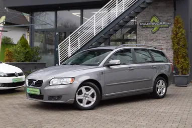 VOLVO V50 1.6 D Momentum Electric SPORT Facelift +Prémium állapot +Friss Vizsga +3X-s GARANCIA !!