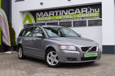 VOLVO V50 1.6 D Momentum Electric SPORT Facelift +Prémium állapot +Friss Vizsga +3X-s GARANCIA !!