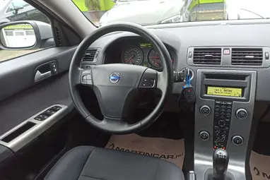 VOLVO V50 1.6 D Momentum Electric SPORT Facelift +Prémium állapot +Friss Vizsga +3X-s GARANCIA !!