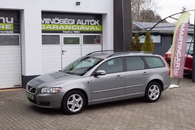 VOLVO V50 1.6 D Momentum Electric SPORT Facelift +Prémium állapot +Friss Vizsga +3X-s GARANCIA !!