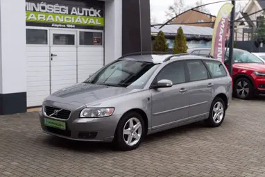 VOLVO V50 1.6 D Momentum Electric SPORT Facelift +Prémium állapot +Friss Vizsga +3X-s GARANCIA !!
