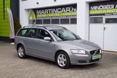 VOLVO V50 1.6 D Momentum Electric SPORT Facelift +Prémium állapot +Friss Vizsga +3X-s GARANCIA !!