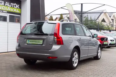 VOLVO V50 1.6 D Momentum Electric SPORT Facelift +Prémium állapot +Friss Vizsga +3X-s GARANCIA !!