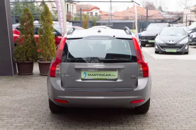 VOLVO V50 1.6 D Momentum Electric SPORT Facelift +Prémium állapot +Friss Vizsga +3X-s GARANCIA !!