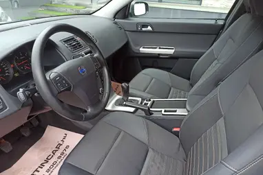 VOLVO V50 1.6 D Momentum Electric SPORT Facelift +Prémium állapot +Friss Vizsga +3X-s GARANCIA !!