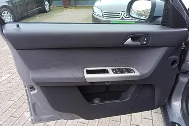 VOLVO V50 1.6 D Momentum Electric SPORT Facelift +Prémium állapot +Friss Vizsga +3X-s GARANCIA !!