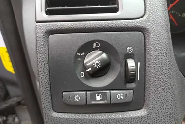 VOLVO V50 1.6 D Momentum Electric SPORT Facelift +Prémium állapot +Friss Vizsga +3X-s GARANCIA !!