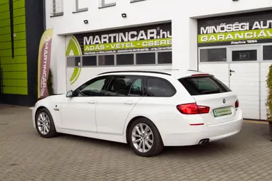 BMW 520i Touring (Automata) Alpine White +Első Tulajdonos +Vezetett Szervízkönyv +Igényes állapot +3X-s GARANCIA!