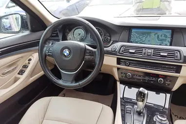 BMW 520i Touring (Automata) Alpine White +Első Tulajdonos +Vezetett Szervízkönyv +Igényes állapot +3X-s GARANCIA!