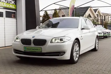 BMW 520i Touring (Automata) Alpine White +Első Tulajdonos +Vezetett Szervízkönyv +Igényes állapot +3X-s GARANCIA!