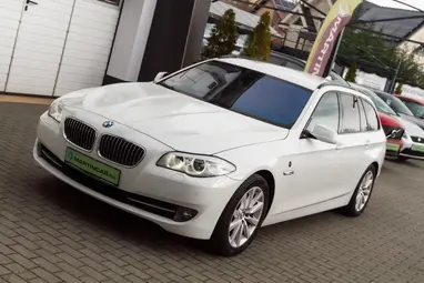 BMW 520i Touring (Automata) Alpine White +Első Tulajdonos +Vezetett Szervízkönyv +Igényes állapot +3X-s GARANCIA!