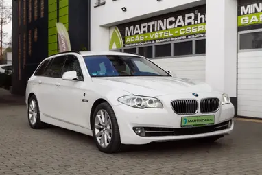 BMW 520i Touring (Automata) Alpine White +Első Tulajdonos +Vezetett Szervízkönyv +Igényes állapot +3X-s GARANCIA!