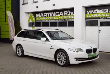 BMW 520i Touring (Automata) Alpine White +Első Tulajdonos +Vezetett Szervízkönyv +Igényes állapot +3X-s GARANCIA!