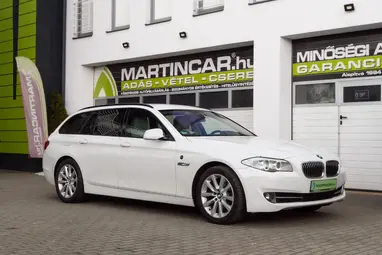 BMW 520i Touring (Automata) Alpine White +Első Tulajdonos +Vezetett Szervízkönyv +Igényes állapot +3X-s GARANCIA!