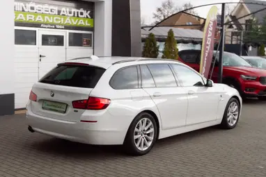 BMW 520i Touring (Automata) Alpine White +Első Tulajdonos +Vezetett Szervízkönyv +Igényes állapot +3X-s GARANCIA!