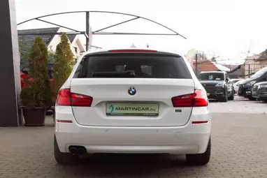 BMW 520i Touring (Automata) Alpine White +Első Tulajdonos +Vezetett Szervízkönyv +Igényes állapot +3X-s GARANCIA!