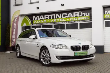 BMW 520i Touring (Automata) Alpine White +Első Tulajdonos +Vezetett Szervízkönyv +Igényes állapot +3X-s GARANCIA!