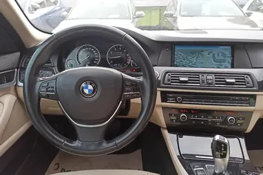 BMW 520i Touring (Automata) Alpine White +Első Tulajdonos +Vezetett Szervízkönyv +Igényes állapot +3X-s GARANCIA!