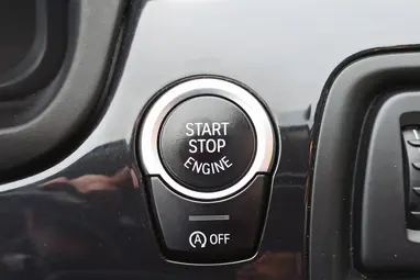 BMW 520i Touring (Automata) Alpine White +Első Tulajdonos +Vezetett Szervízkönyv +Igényes állapot +3X-s GARANCIA!