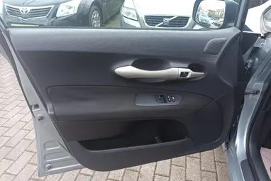 TOYOTA AURIS 1.33 Silver Metallic +Eredeti Magyar Autó +Első Tulajdonostól +3X-s GARANCIA !!