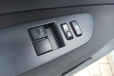 TOYOTA AURIS 1.33 Silver Metallic +Eredeti Magyar Autó +Első Tulajdonostól +3X-s GARANCIA !!