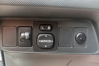 TOYOTA AURIS 1.33 Silver Metallic +Eredeti Magyar Autó +Első Tulajdonostól +3X-s GARANCIA !!