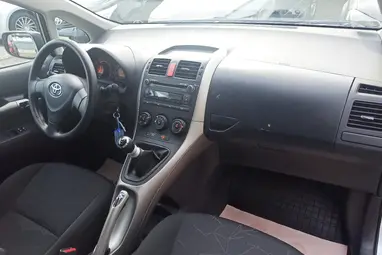 TOYOTA AURIS 1.33 Silver Metallic +Eredeti Magyar Autó +Első Tulajdonostól +3X-s GARANCIA !!