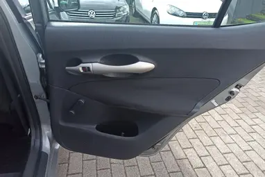 TOYOTA AURIS 1.33 Silver Metallic +Eredeti Magyar Autó +Első Tulajdonostól +3X-s GARANCIA !!