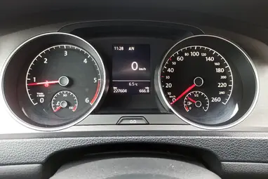 VOLKSWAGEN GOLF VII 1.6 TDI BMT Trendline Coolsilber Metallic +Első Tulajdonostól +Igényes állapot +3X-s GARANCIA !!