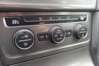 VOLKSWAGEN GOLF VII 1.6 TDI BMT Trendline Coolsilber Metallic +Első Tulajdonostól +Igényes állapot +3X-s GARANCIA !!